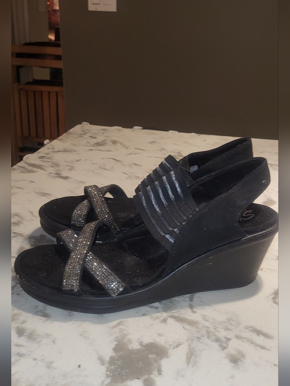Skechers Women’s Black Slingback Sandals with Sparkle Straps - Picture 2 of 4